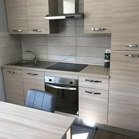 公寓 White House 4 *